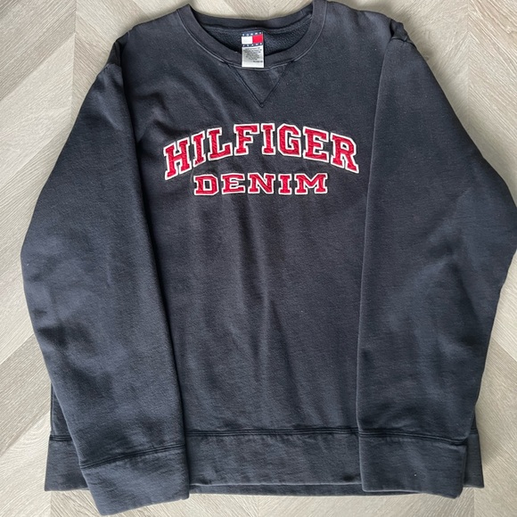 Tommy Hilfiger Crewneck - Picture 2 of 3